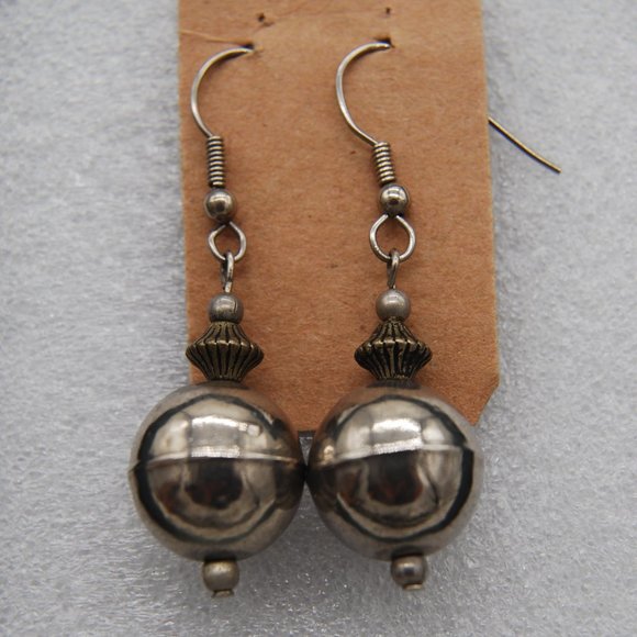 Silver tone ball drop earrings - Picture 1 of 3